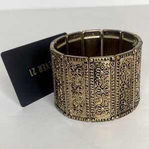 NEW…Antic Gold bracelet OS (one size)(adjustable) from Forever21